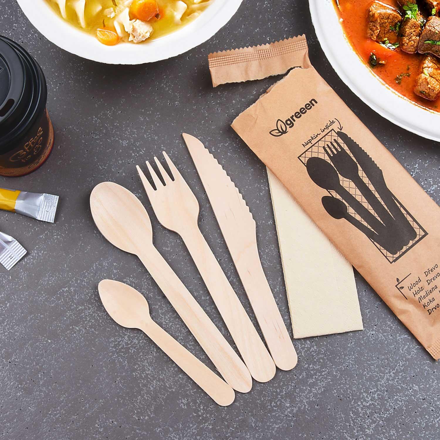 Bestecksets aus Holz biologisch abbaubar 4-teilig Gabel Messer Kaffeelffel Serviette hygienisch verpackt, 50 Sets